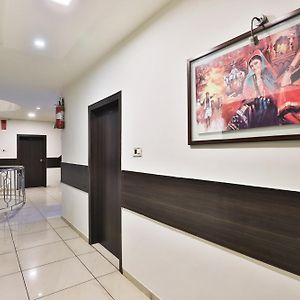 Hotel O Park Inn